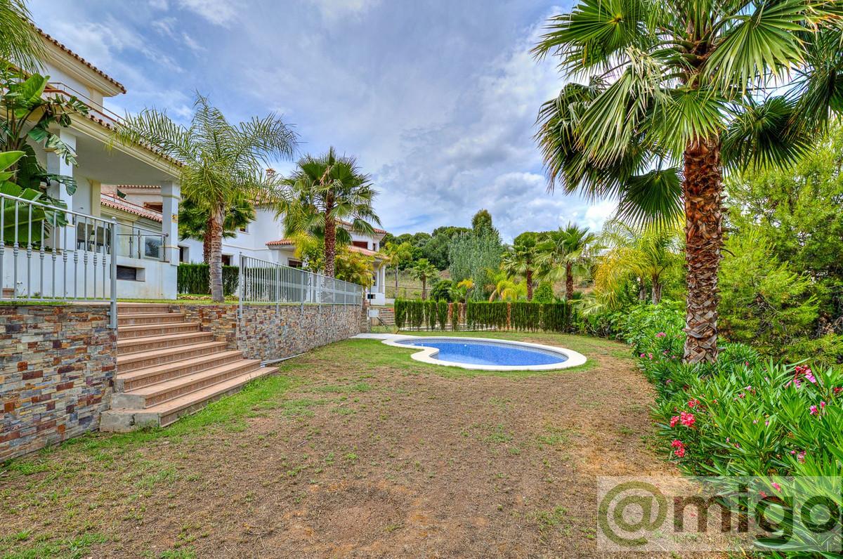 For sale of villa in La Cala Golf