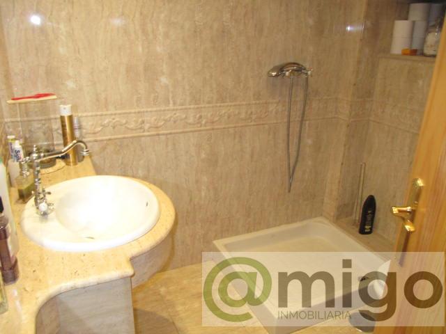 For sale of penthouse in Estepona