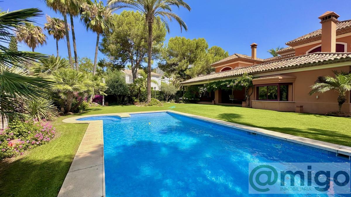 For sale of villa in Marbella