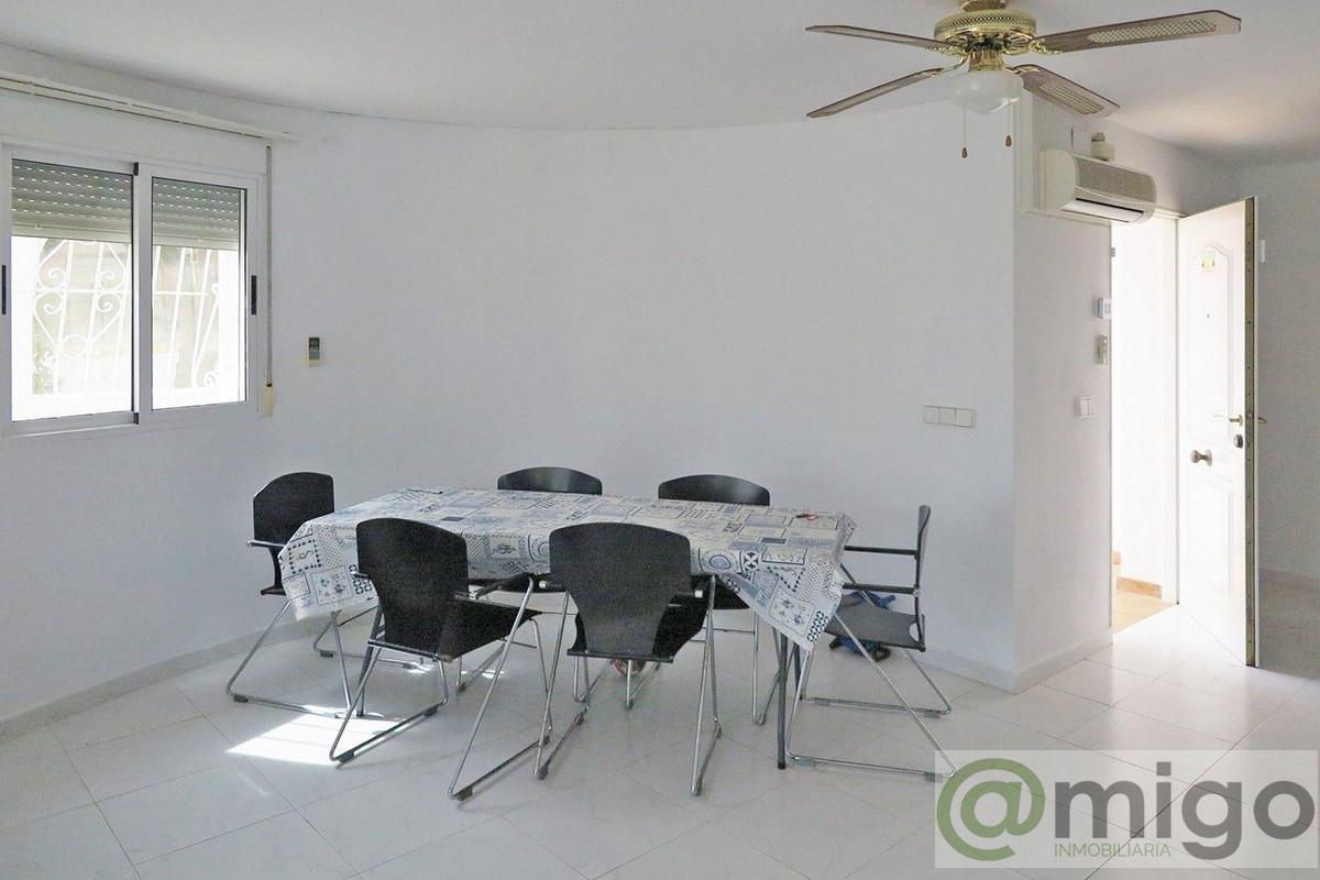 For sale of villa in Estepona