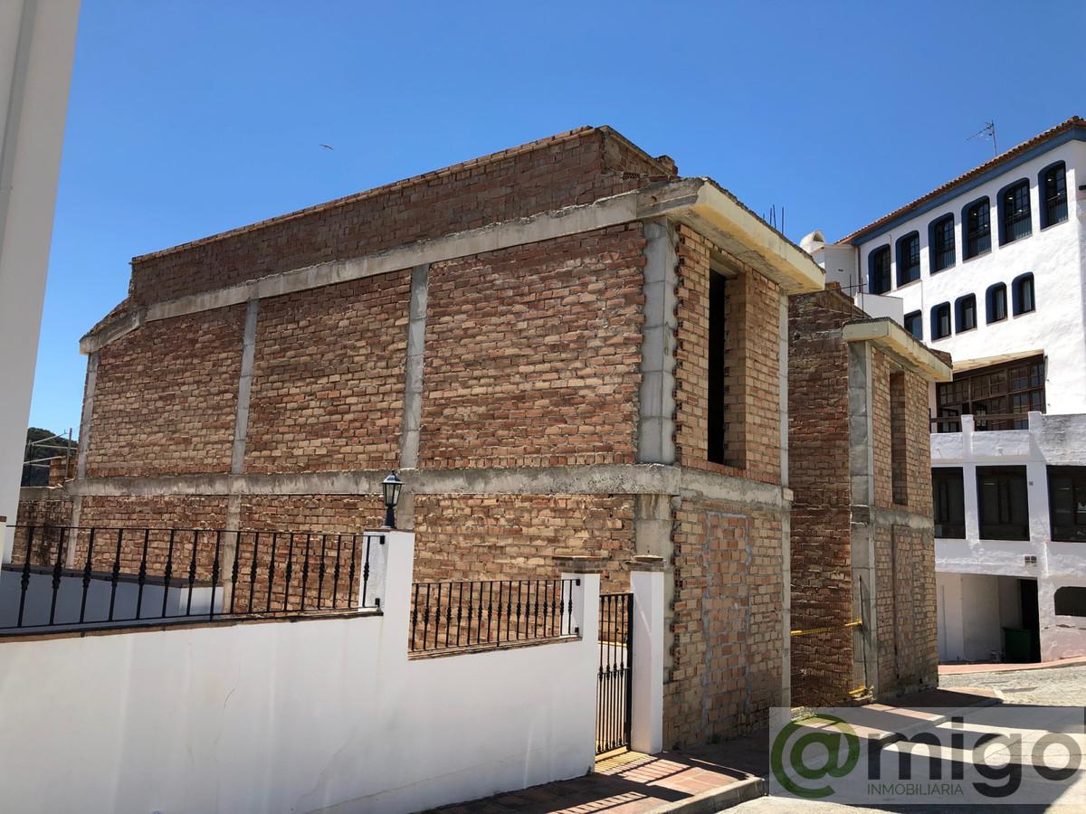 For sale of commercial in Marbella