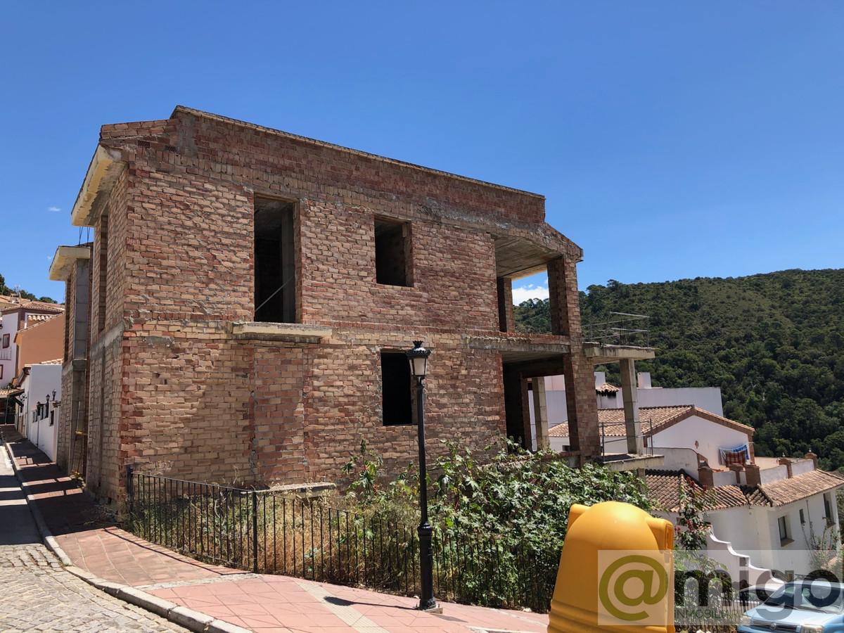 For sale of commercial in Marbella