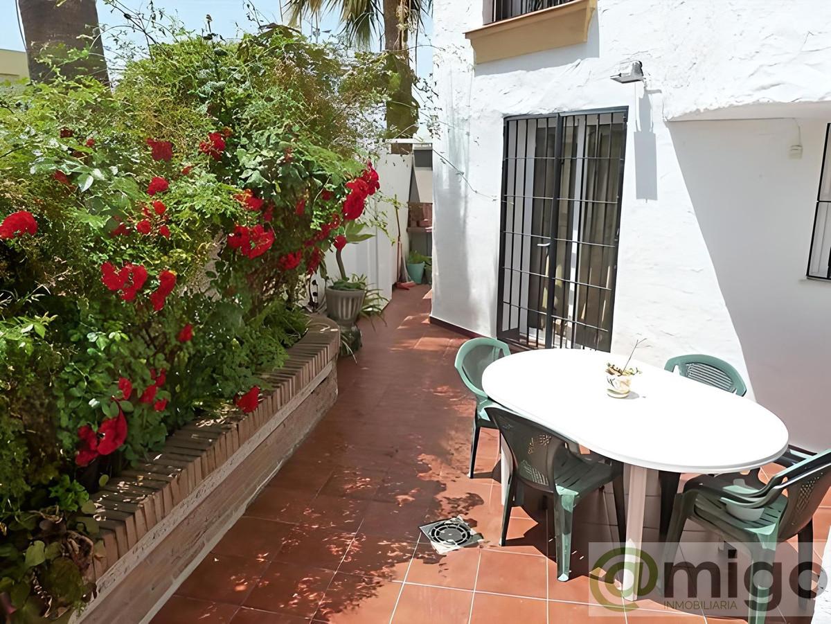 For sale of villa in Estepona