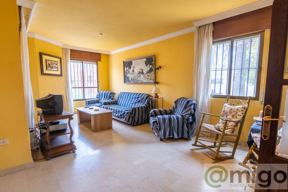 For sale of villa in Estepona