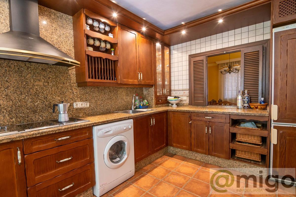 For sale of villa in Estepona