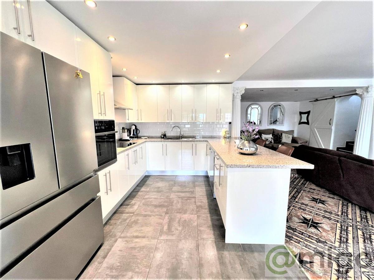 Venta de villa en Cerros del Aguila