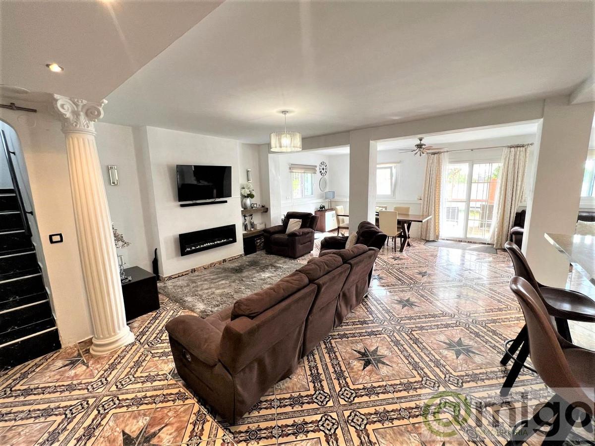 Venta de villa en Cerros del Aguila