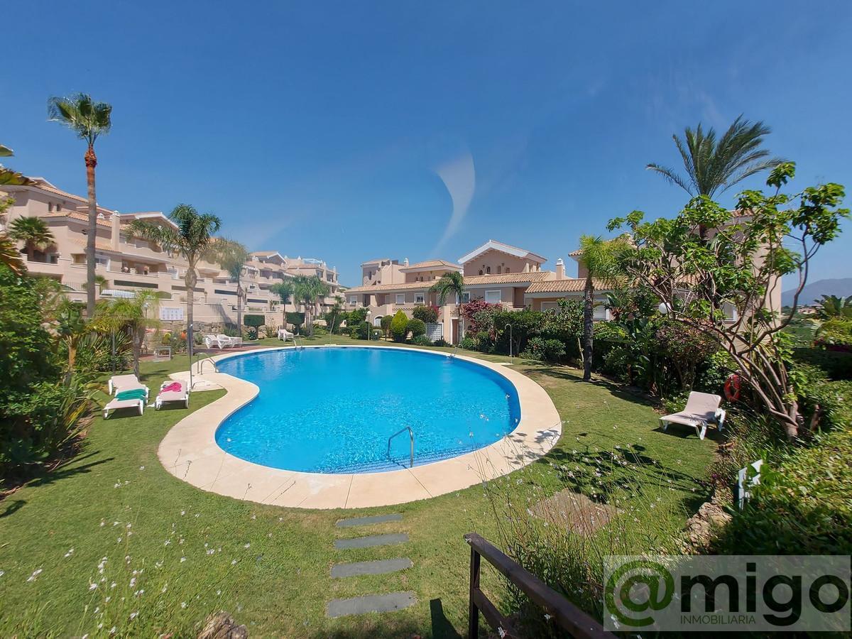 For sale of villa in La Duquesa