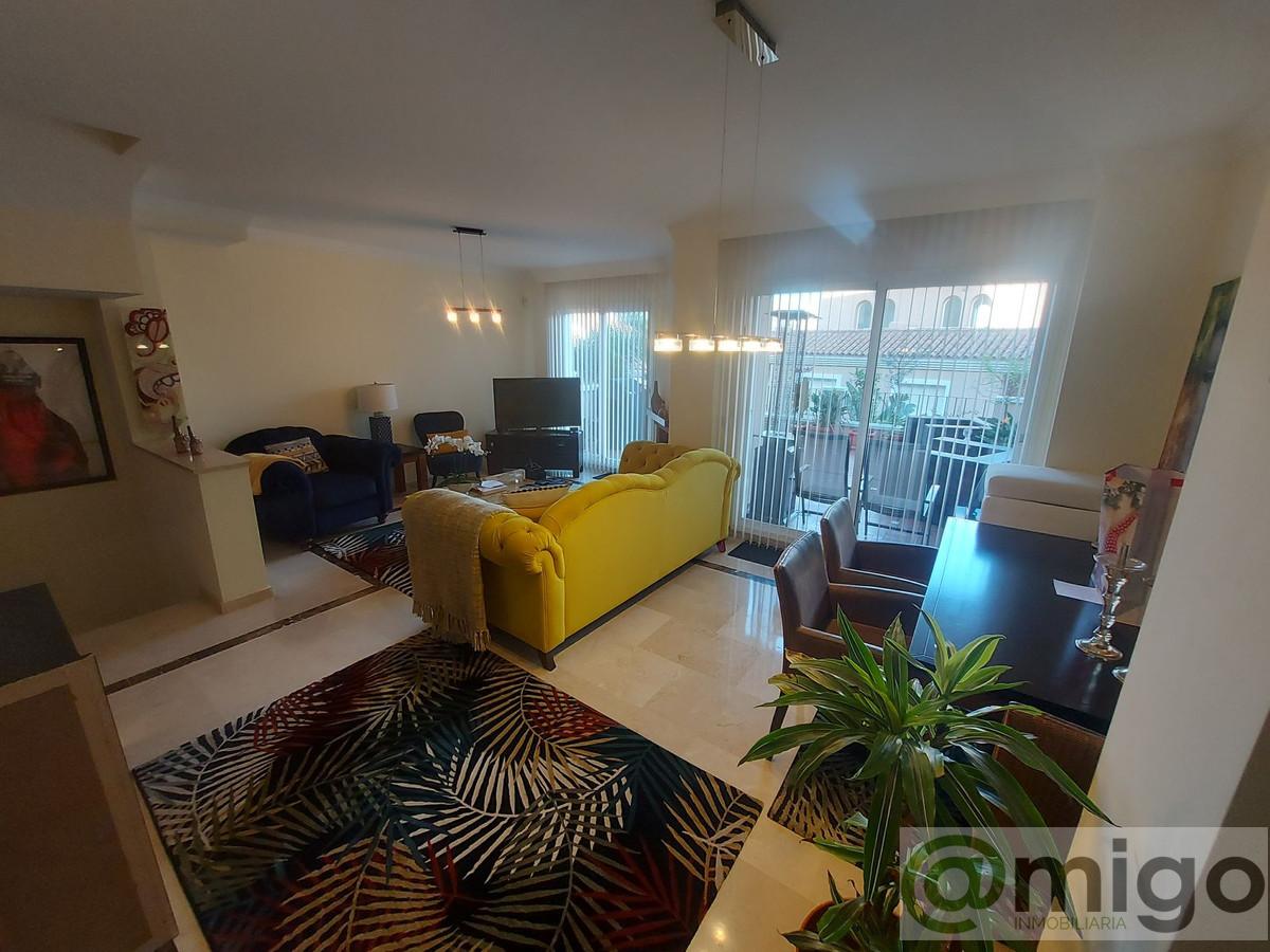 For sale of villa in La Duquesa