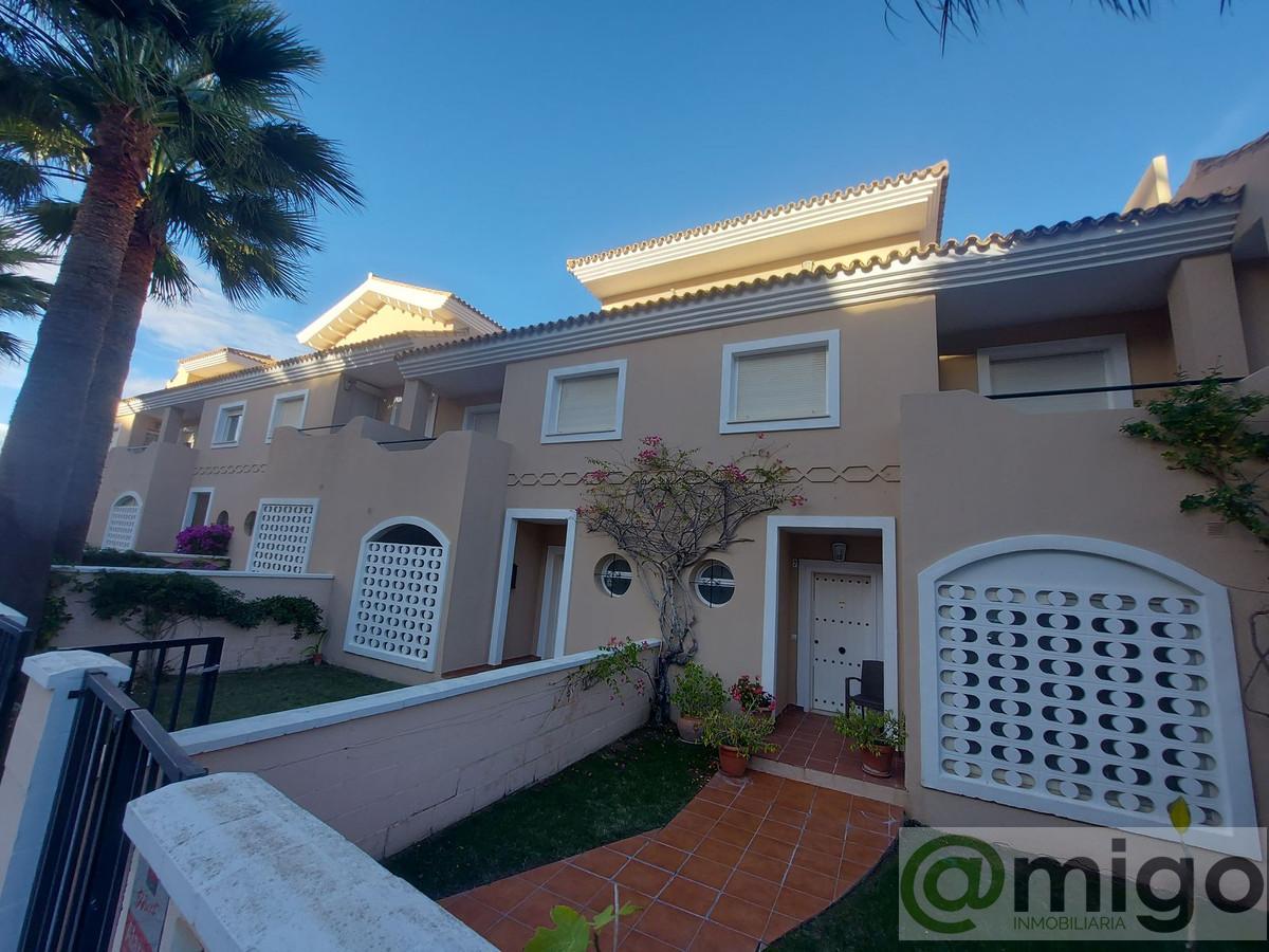 For sale of villa in La Duquesa