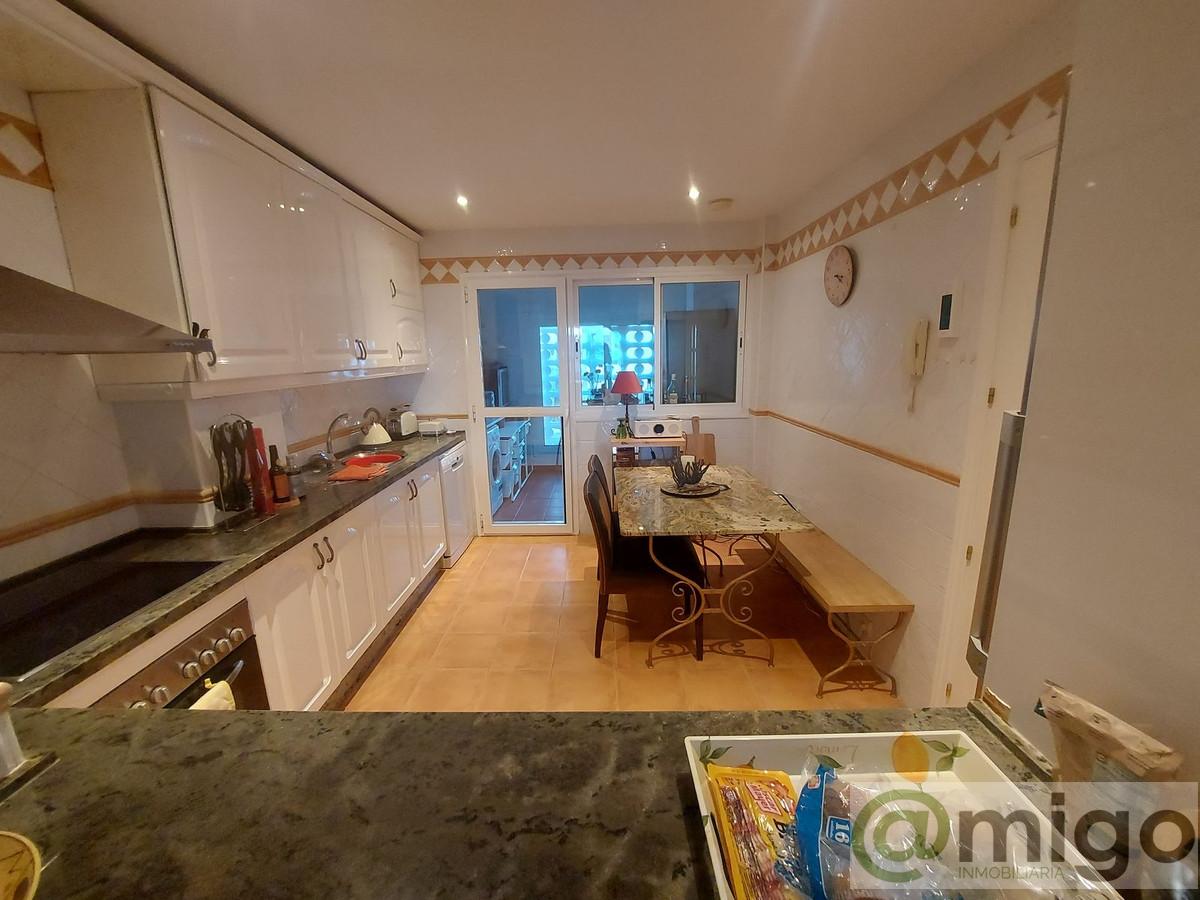 For sale of villa in La Duquesa