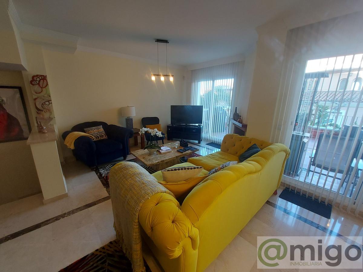 For sale of villa in La Duquesa