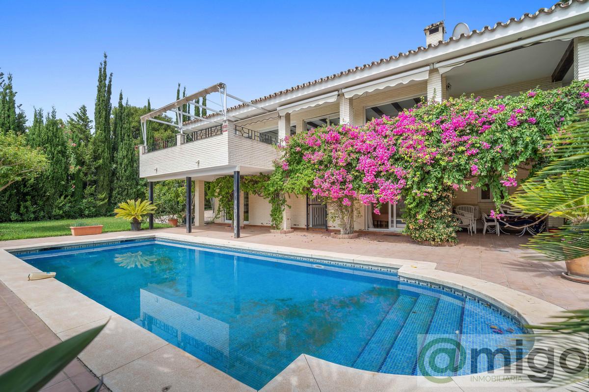 For sale of villa in Marbella
