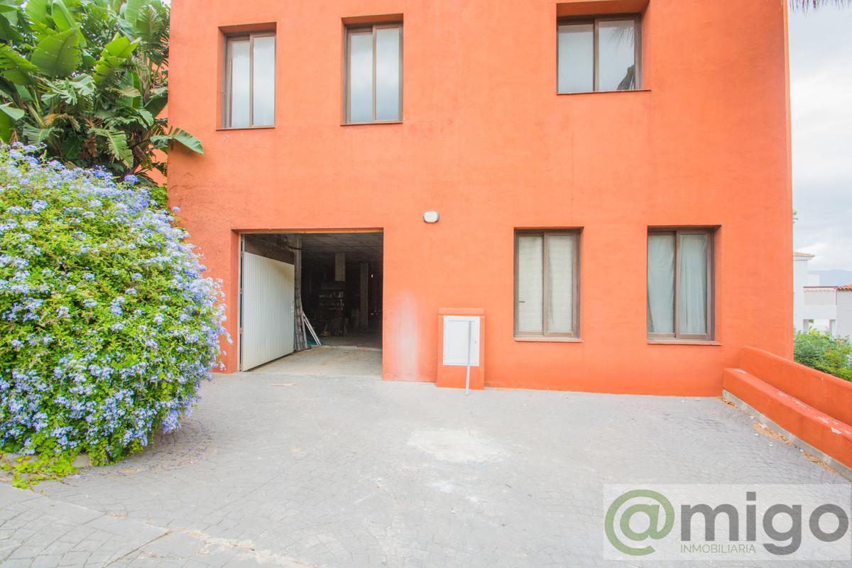 For sale of commercial in Marbella