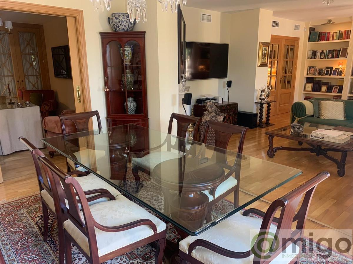 For sale of villa in Málaga Este