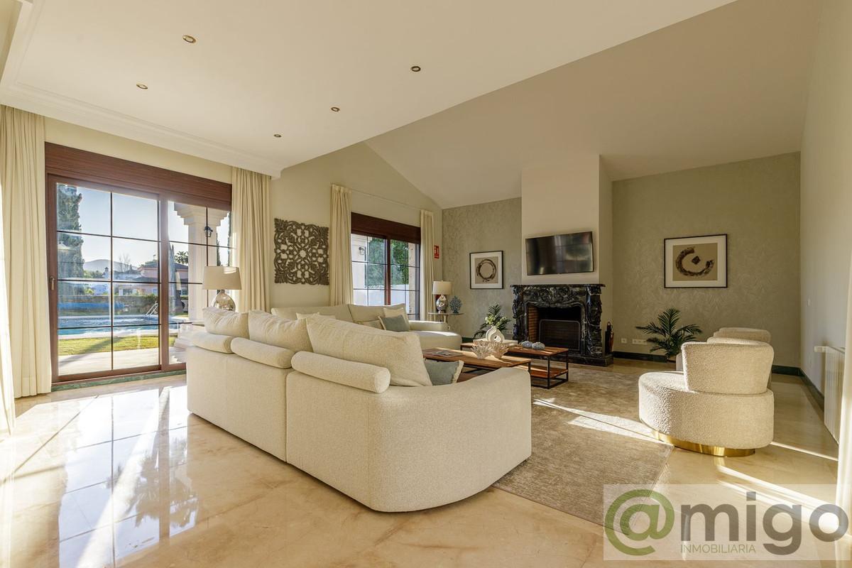For sale of villa in Mijas Golf