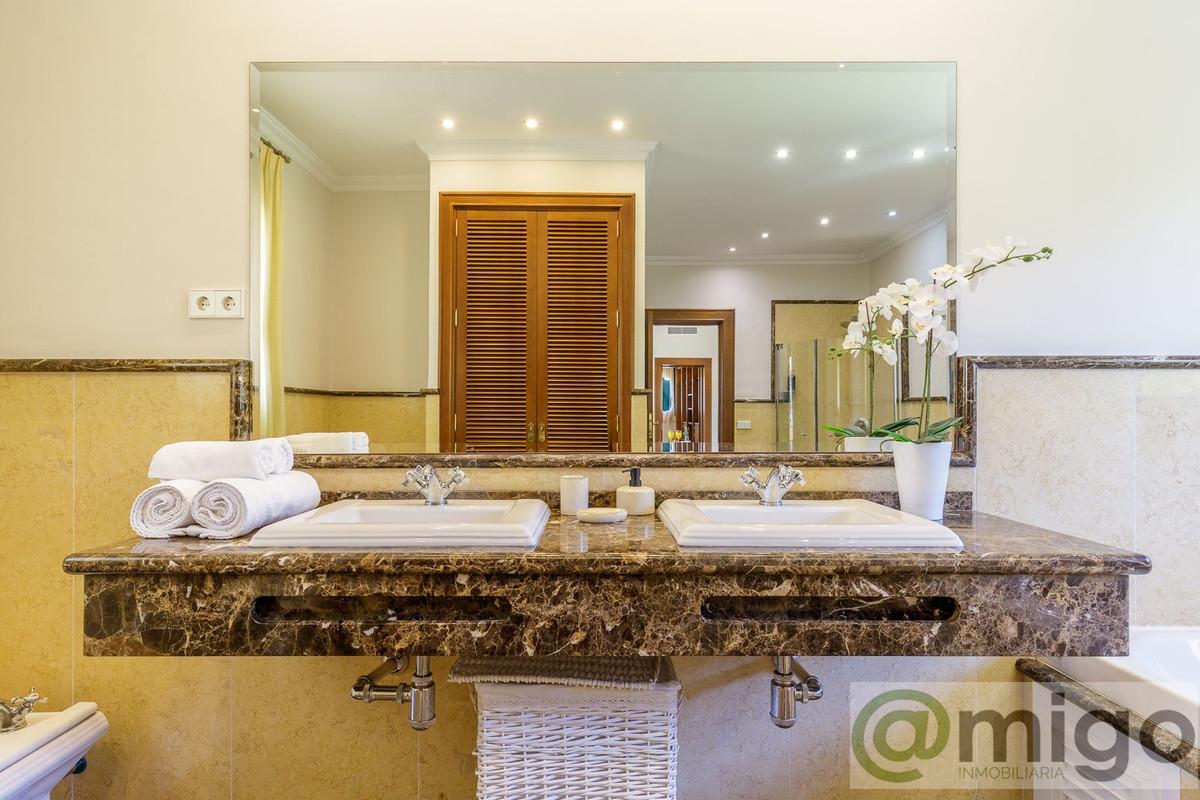 For sale of villa in Mijas Golf