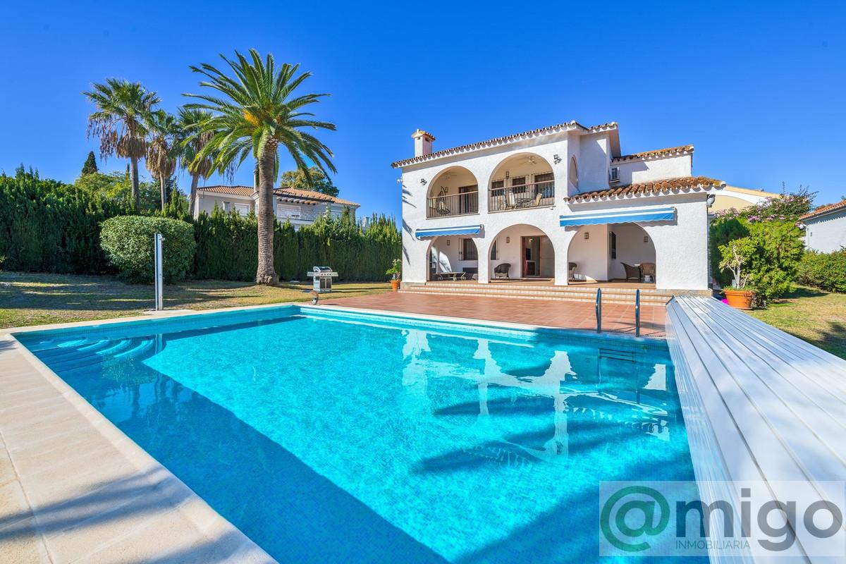 Venta de villa en Atalaya
