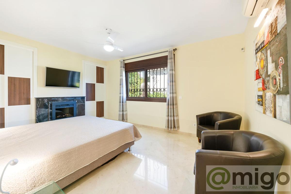 Venta de villa en Atalaya