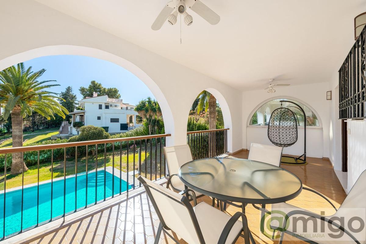 Venta de villa en Atalaya