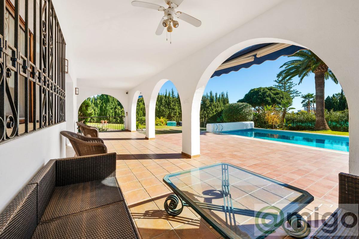 Venta de villa en Atalaya