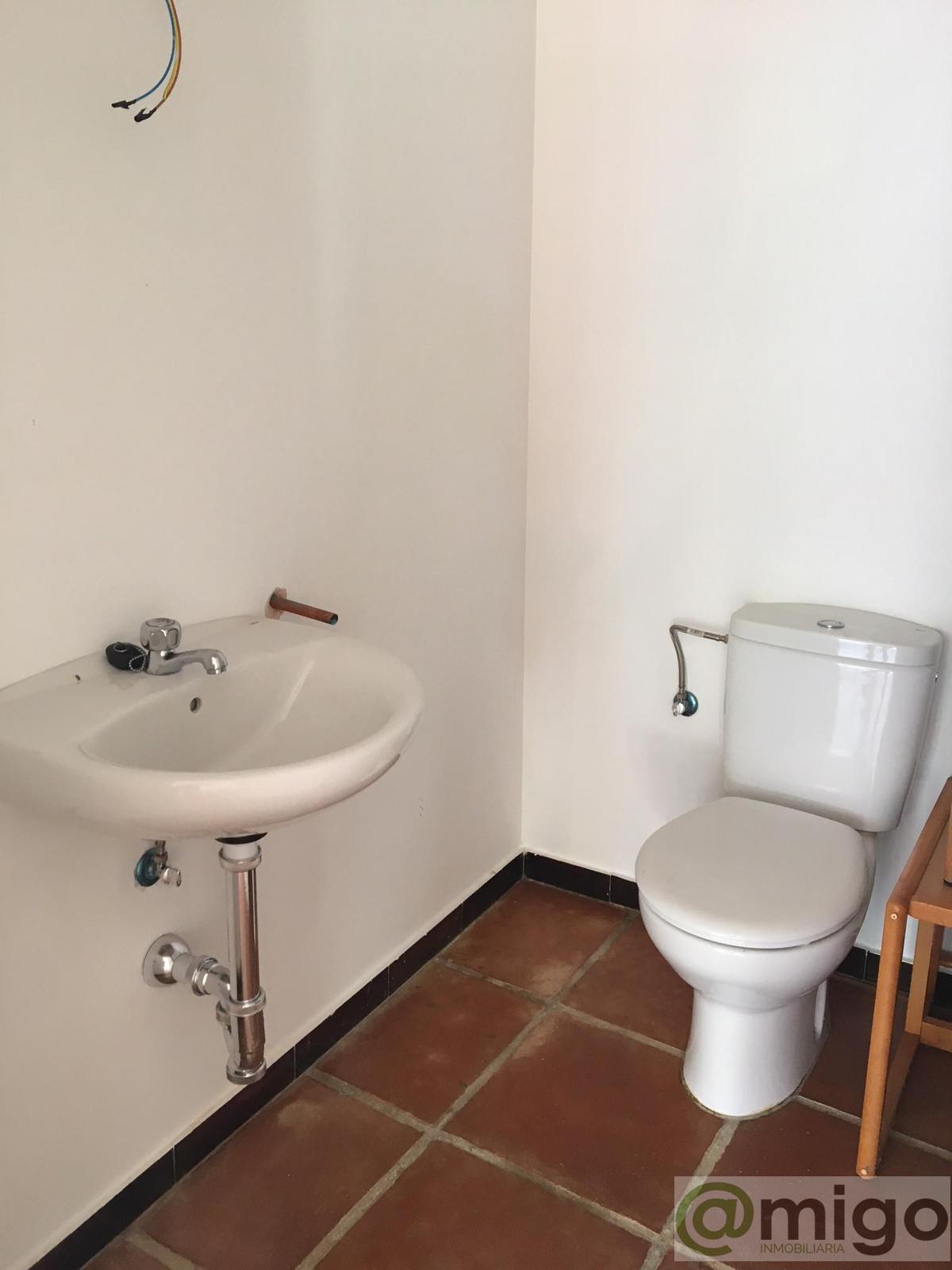 For sale of commercial in San Luis de Sabinillas