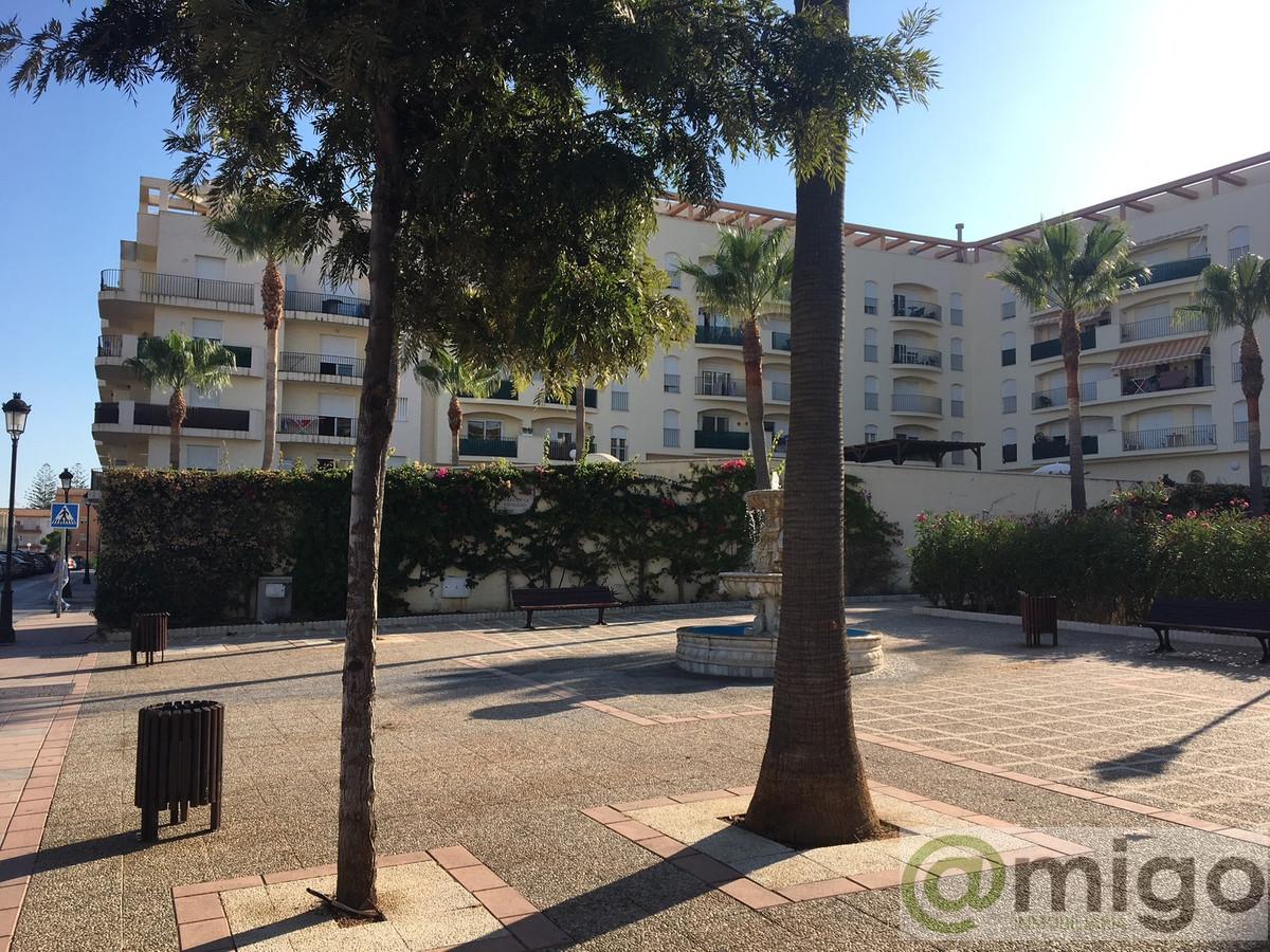 For sale of commercial in San Luis de Sabinillas