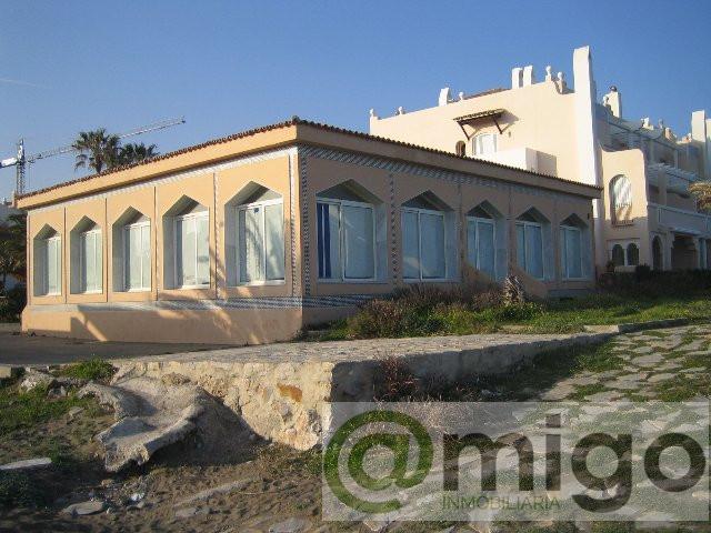 For sale of premises in Estepona