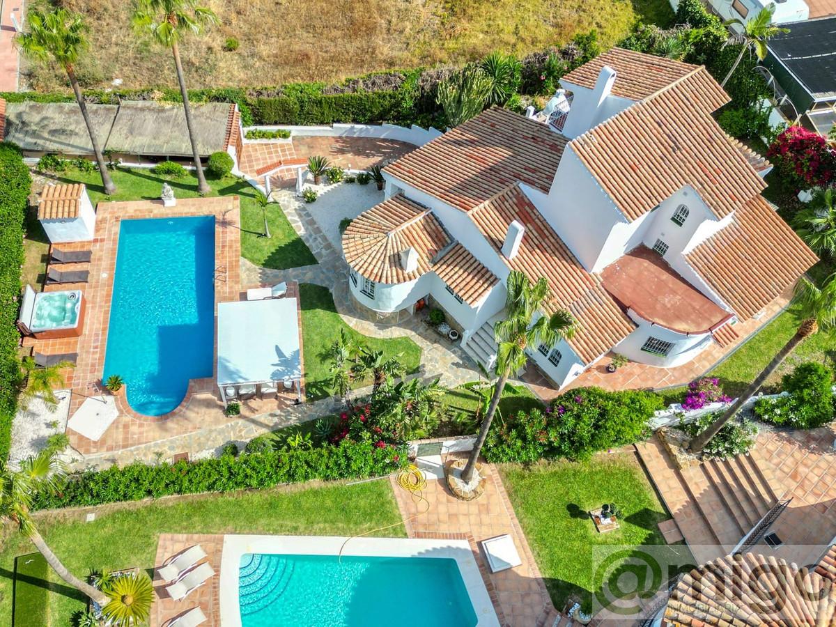 Venta de villa en Estepona
