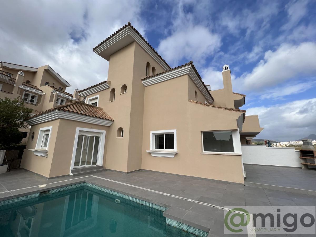 Venta de villa en La Duquesa