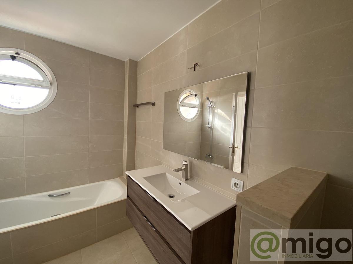 Venta de villa en La Duquesa