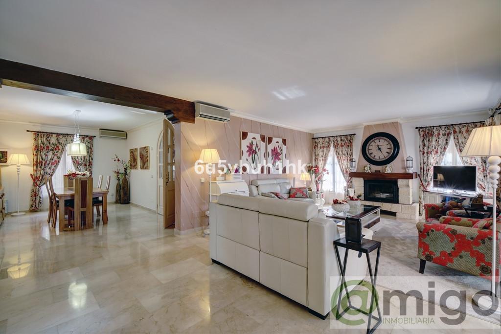 For sale of villa in Marbella