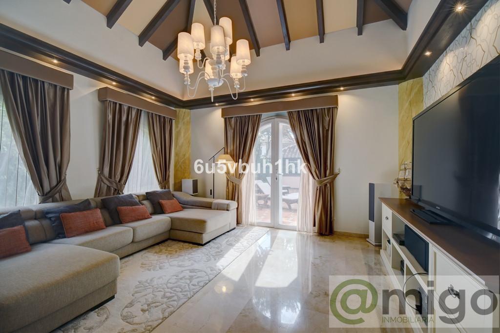 For sale of villa in Marbella