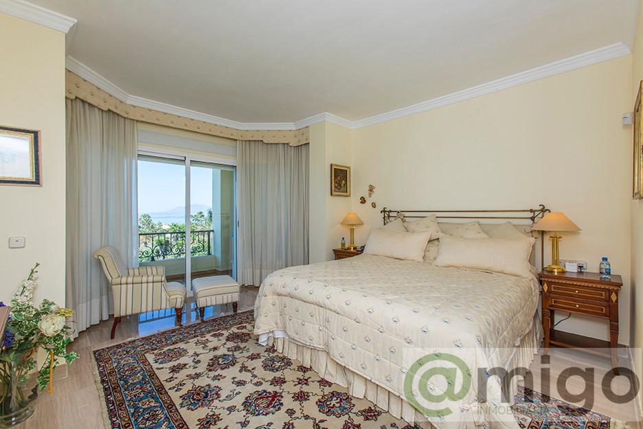For sale of penthouse in Marbella
