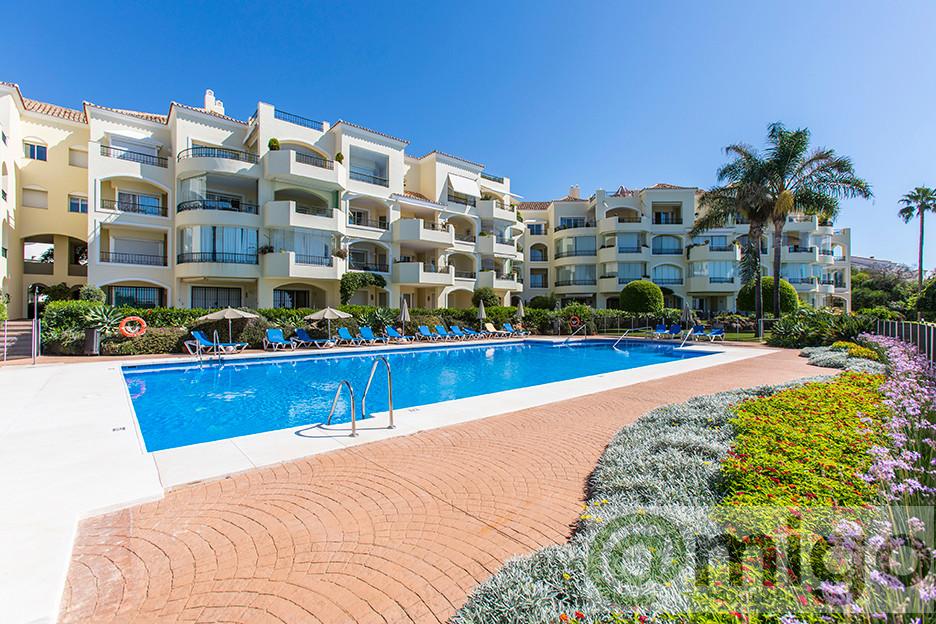 For sale of penthouse in Marbella