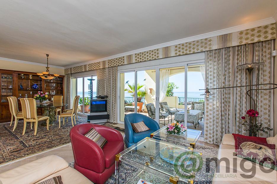 For sale of penthouse in Marbella