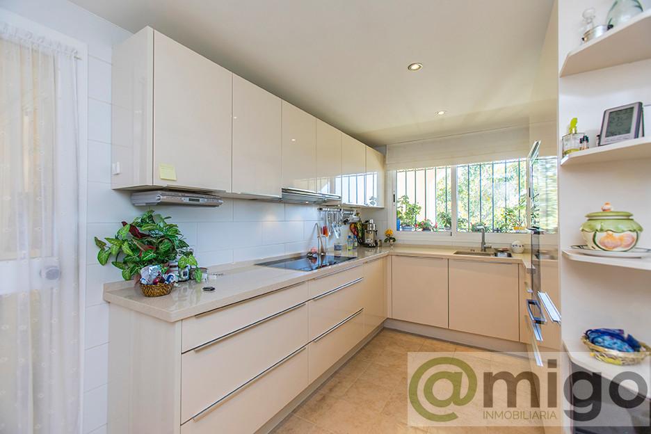 For sale of penthouse in Marbella