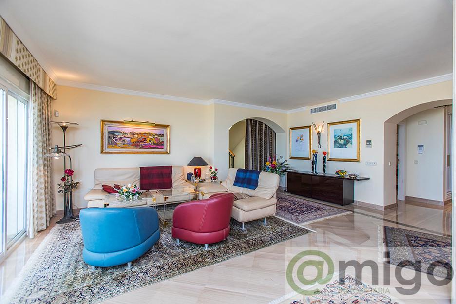For sale of penthouse in Marbella