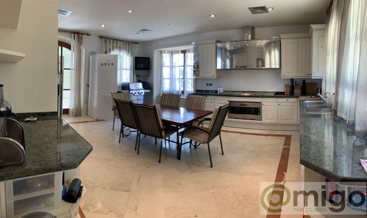 For sale of villa in Marbella