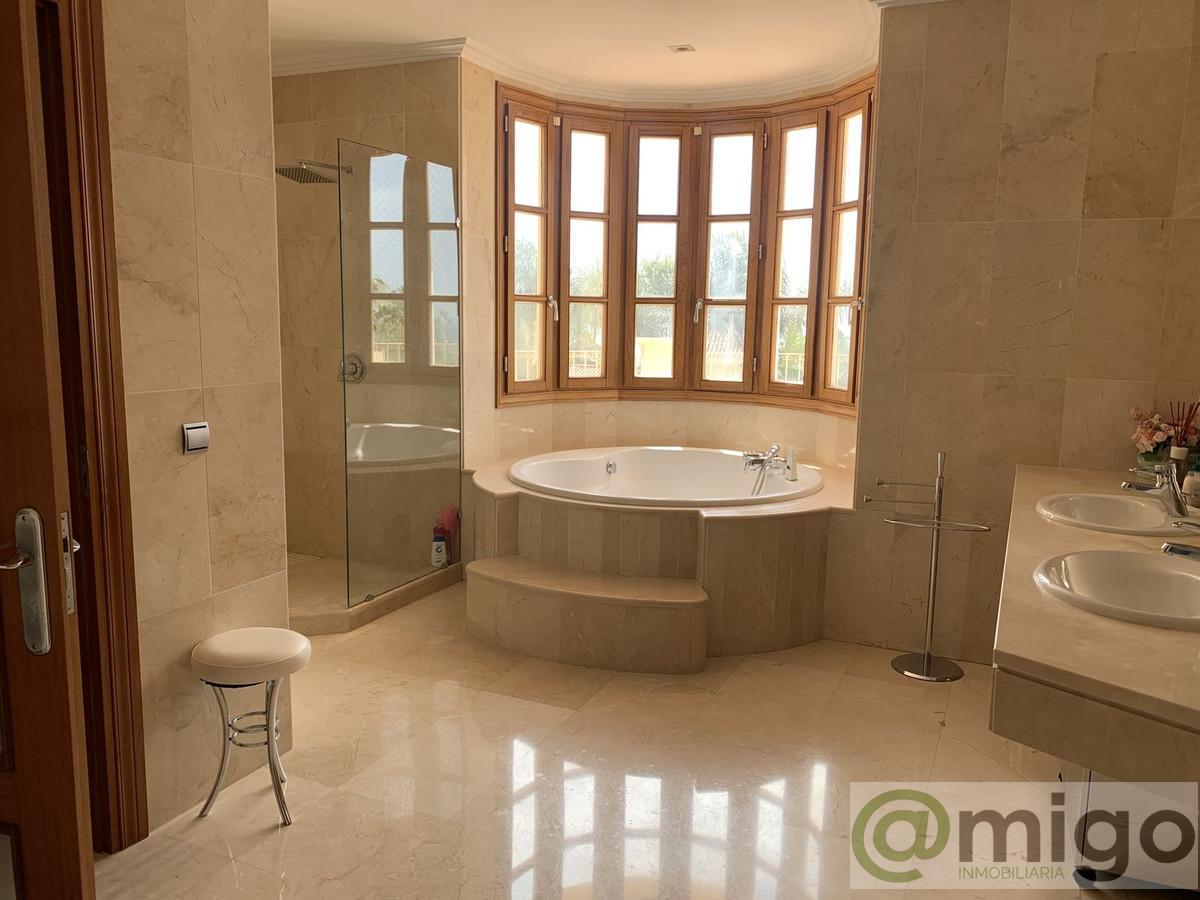For sale of villa in Marbella