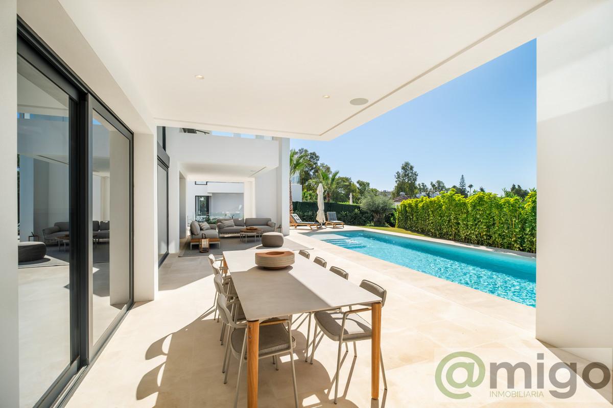 Venta de villa en Estepona