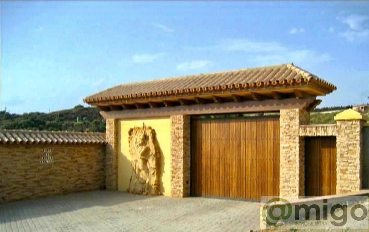 For sale of villa in Estepona