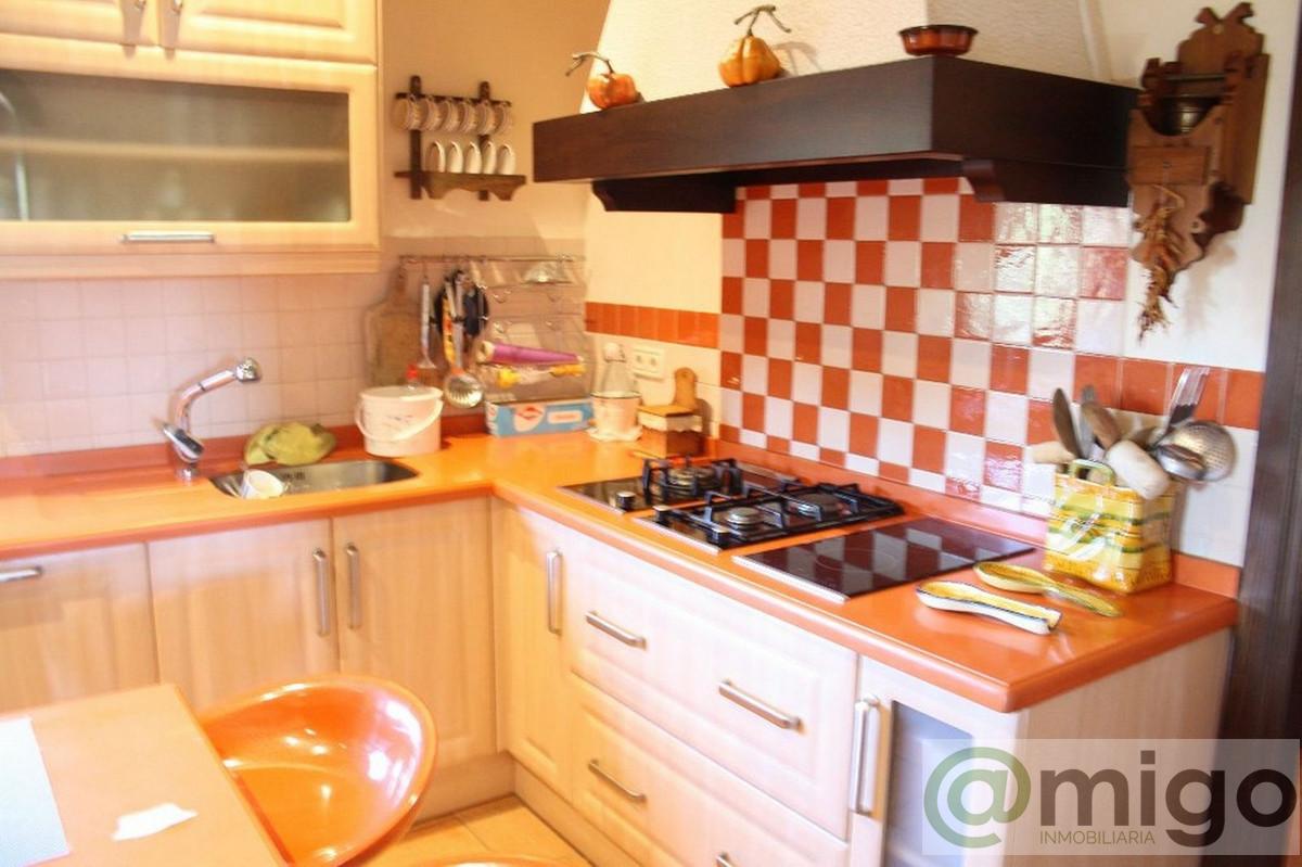 For sale of villa in Estepona