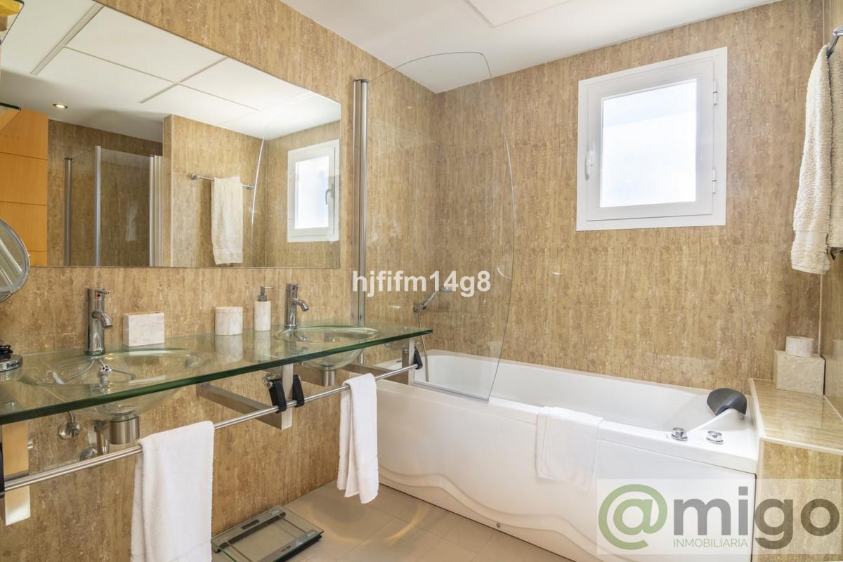 Venta de Ático en Estepona