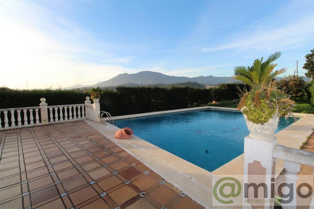 Venta de local comercial en Estepona