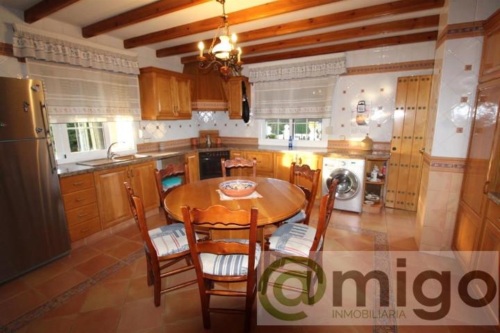 Venta de local comercial en Estepona