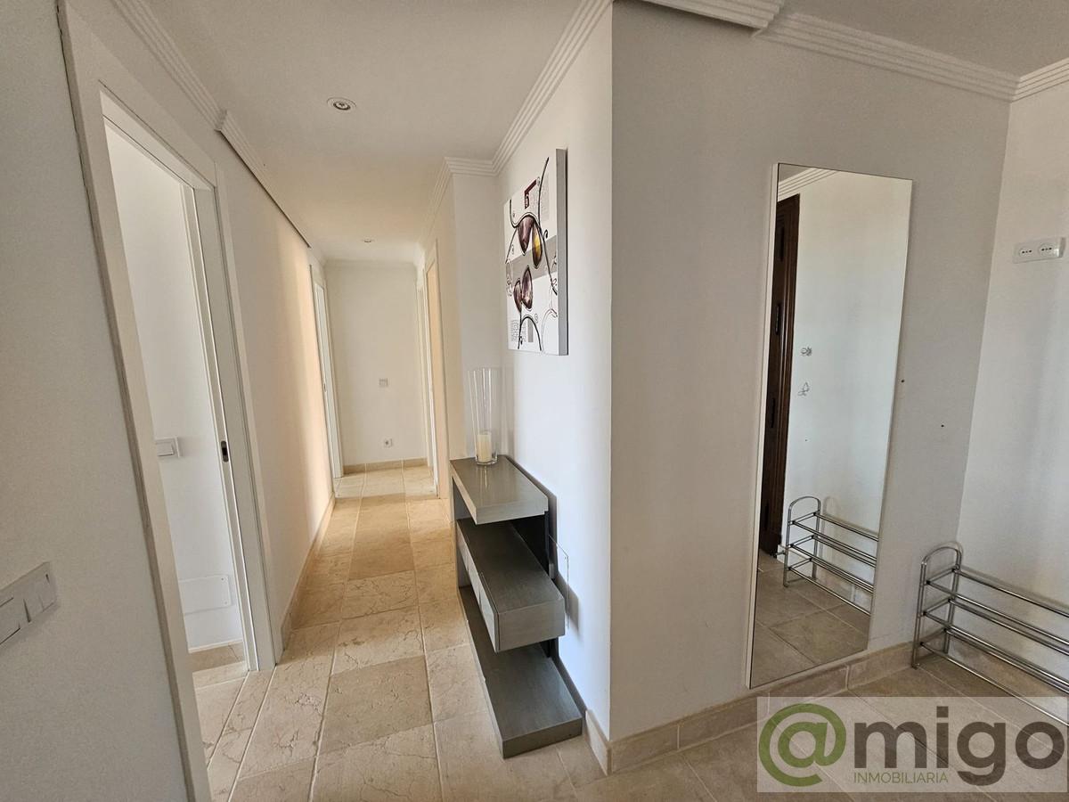 For sale of penthouse in Estepona