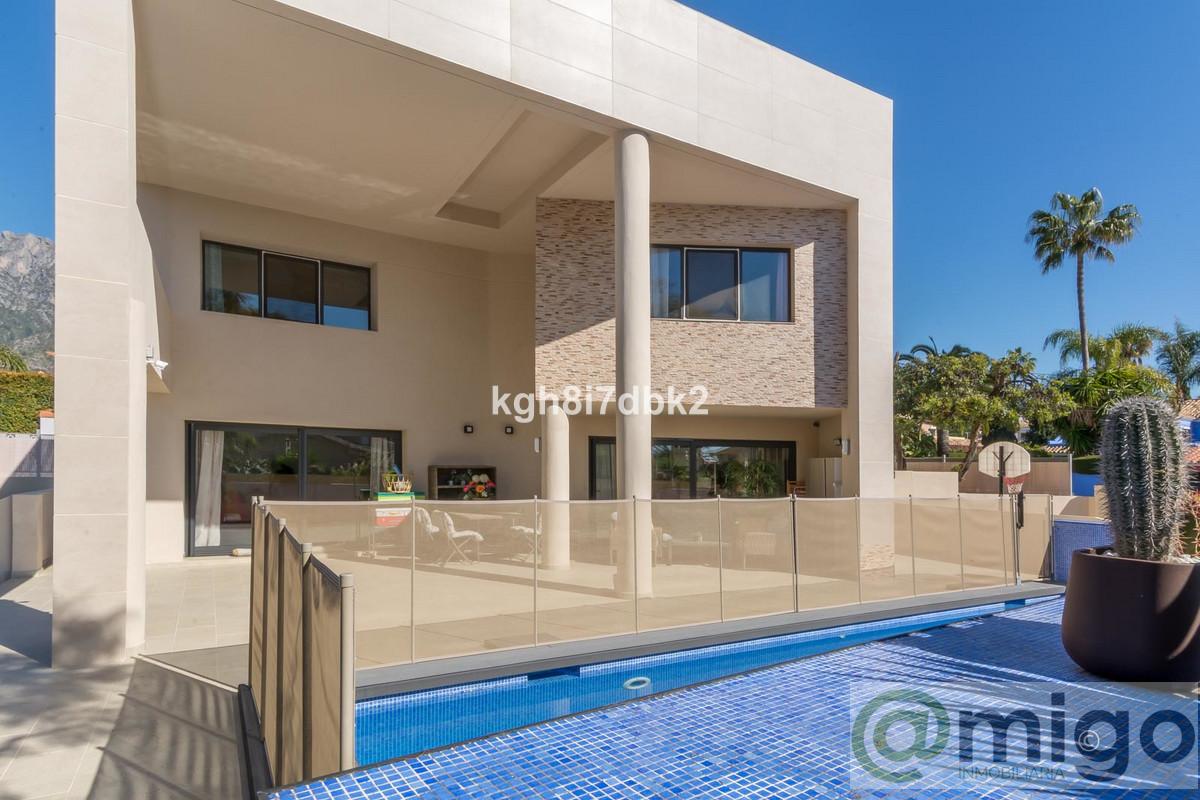 For sale of villa in Marbella