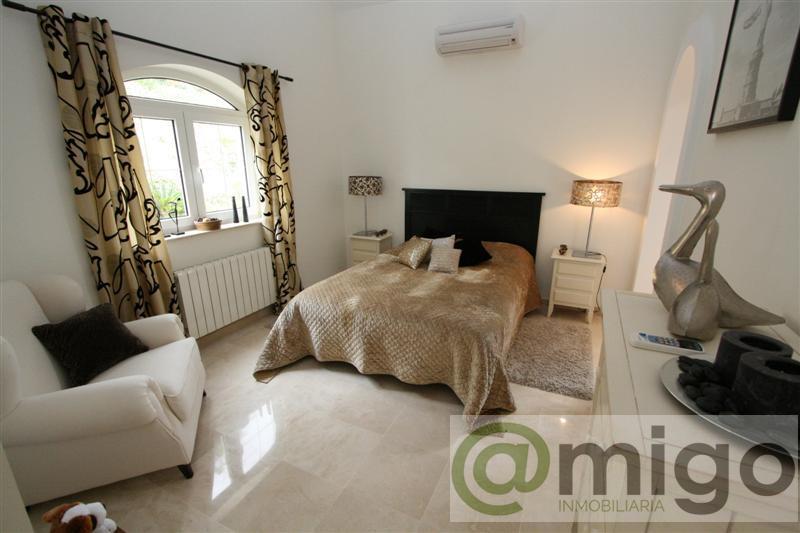 For sale of villa in Mijas