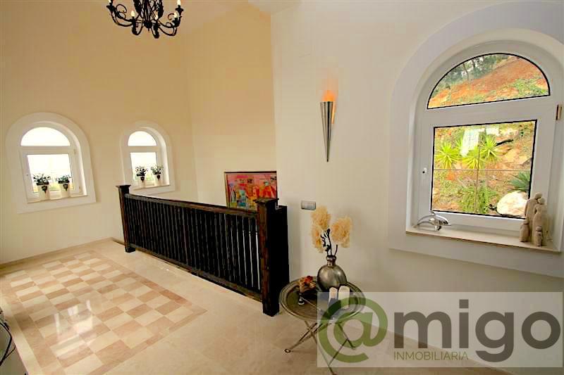 For sale of villa in Mijas